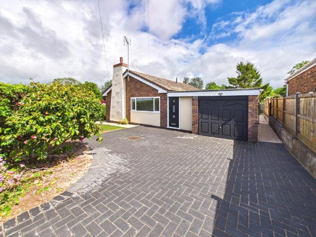 3 bedroom detached bungalow for sale