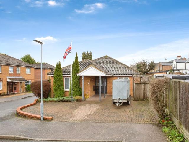 3 bedroom detached bungalow for sale