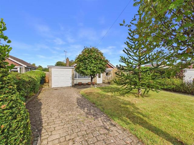 3 bedroom detached bungalow for sale