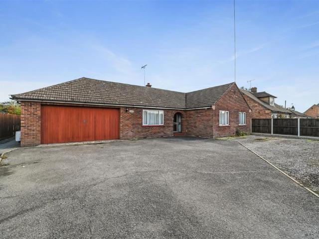 3 bedroom detached bungalow for sale