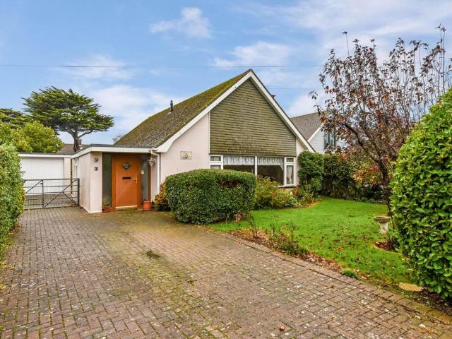 3 bedroom detached bungalow for sale