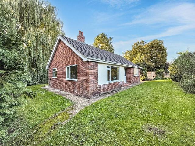 3 bedroom detached bungalow for sale