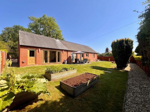 3 bedroom detached bungalow for sale