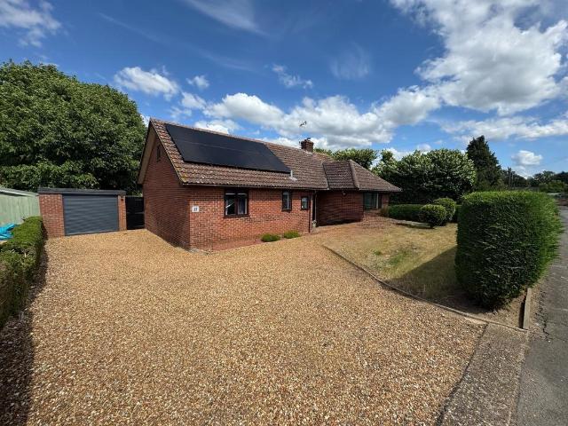 3 bedroom detached bungalow for sale