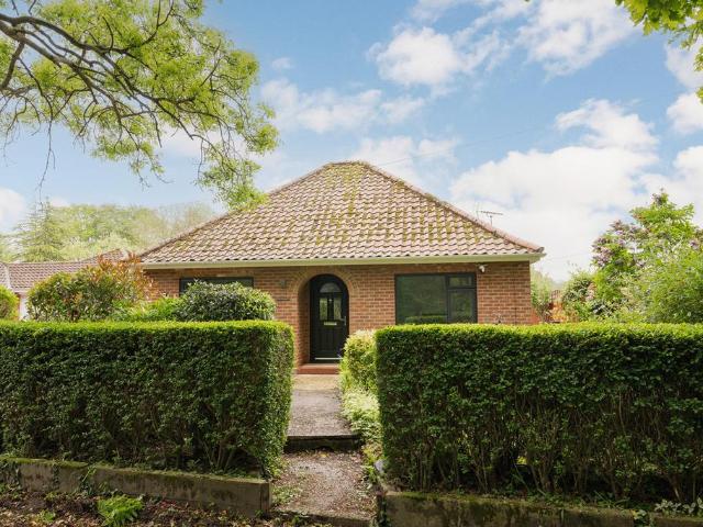3 bedroom detached bungalow for sale