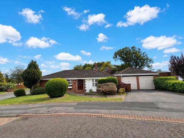 3 bedroom detached bungalow for sale