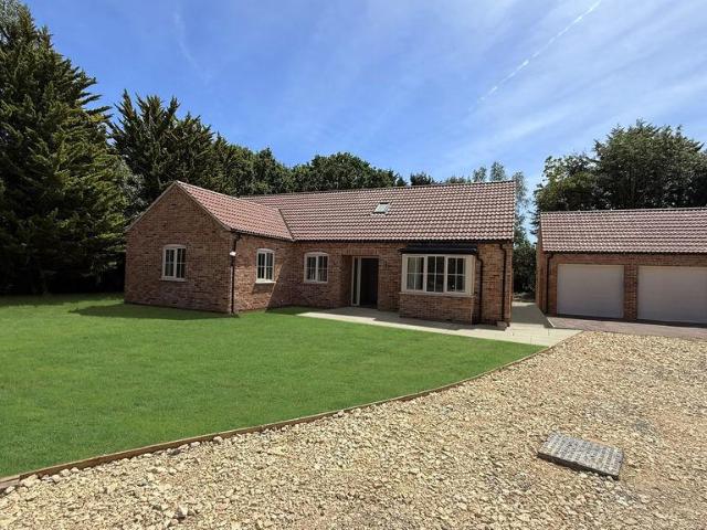 3 bedroom detached bungalow for sale