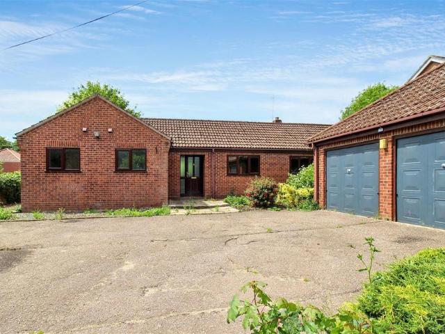 3 bedroom detached bungalow for sale
