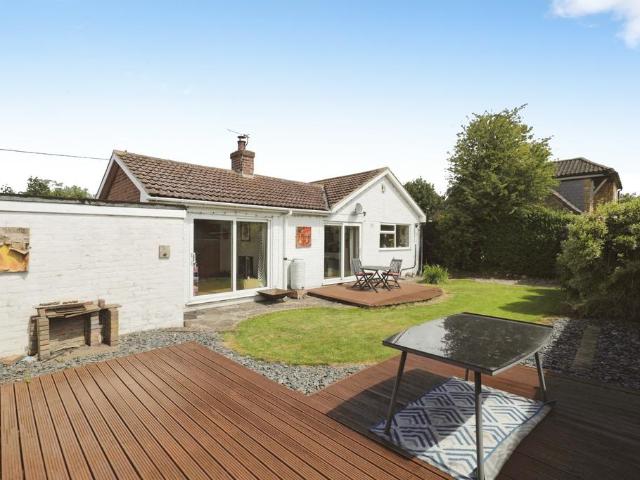 3 bedroom detached bungalow for sale