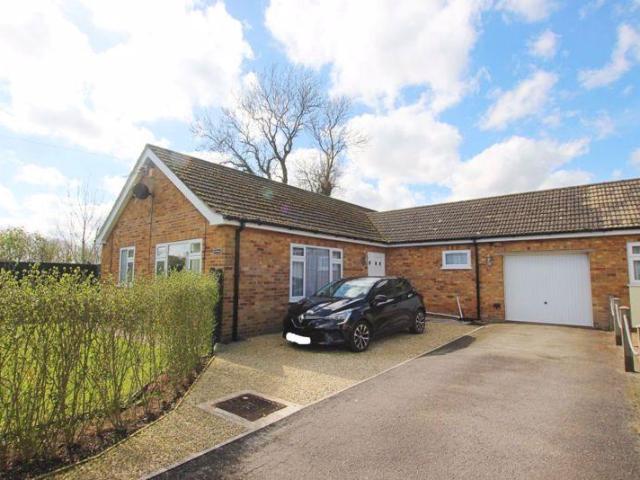 3 bedroom detached bungalow for sale