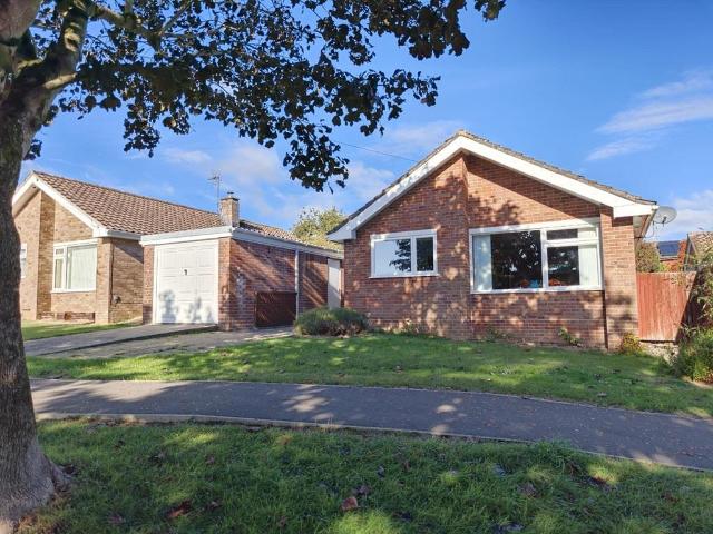 3 bedroom detached bungalow for sale