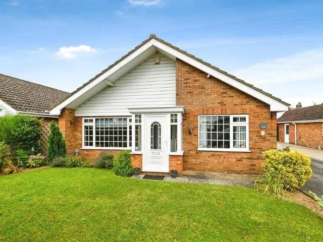 3 bedroom detached bungalow for sale