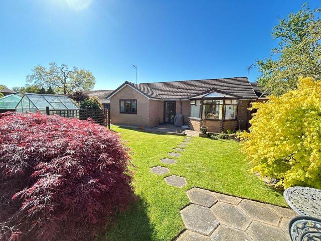 3 bedroom detached bungalow for sale