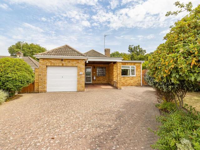 3 bedroom detached bungalow for sale
