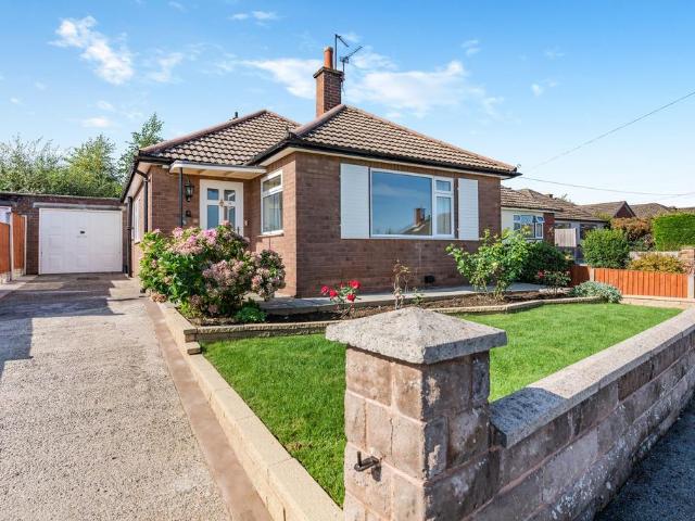 3 bedroom detached bungalow for sale