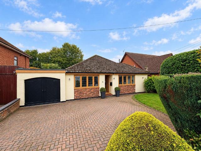 3 bedroom detached bungalow for sale