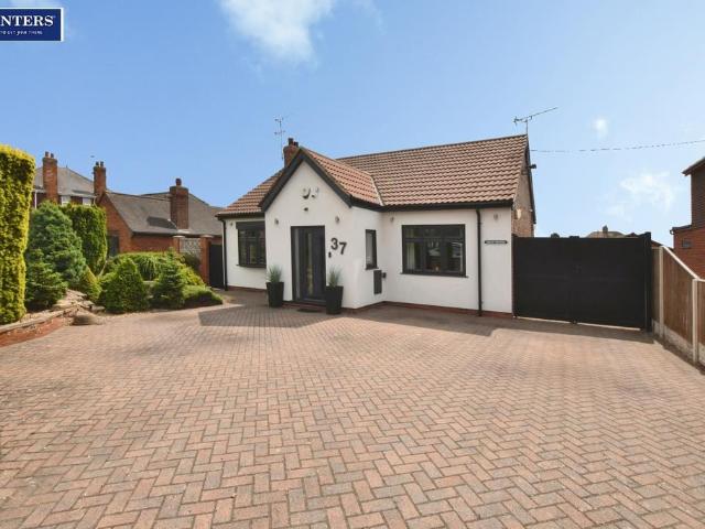 3 bedroom detached bungalow for sale