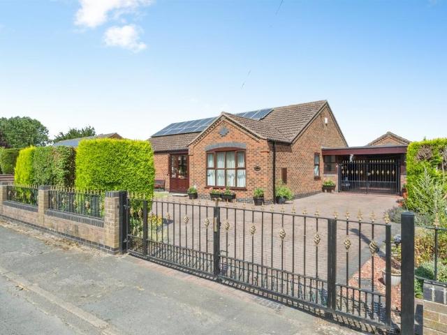 3 bedroom detached bungalow for sale