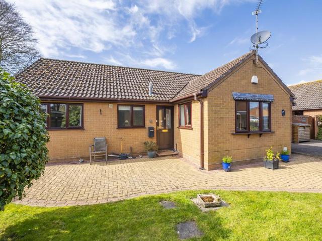 3 bedroom detached bungalow for sale