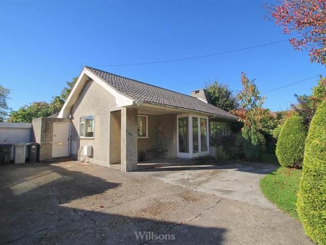 3 bedroom detached bungalow for sale