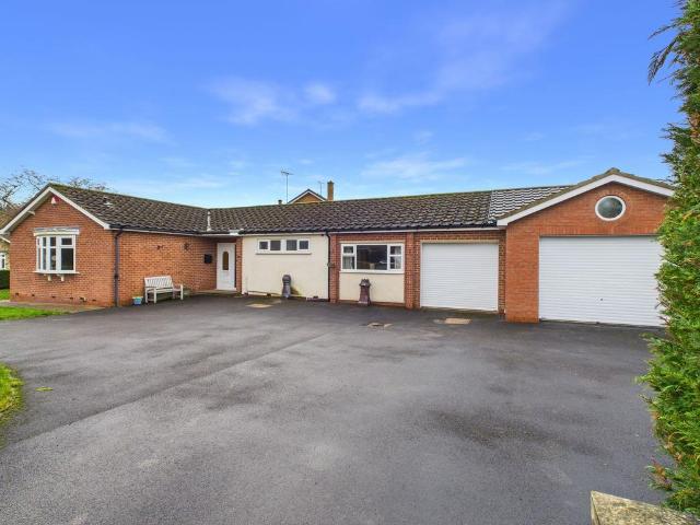 3 bedroom detached bungalow for sale