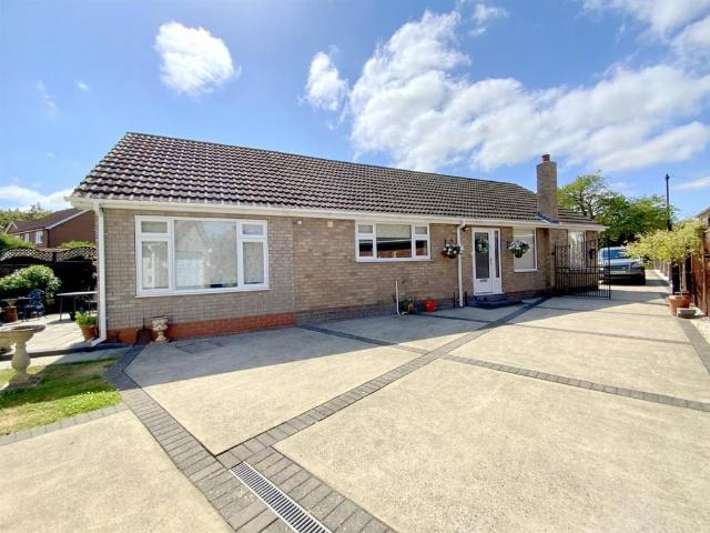 3 bedroom detached bungalow for sale