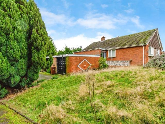 3 bedroom detached bungalow for sale