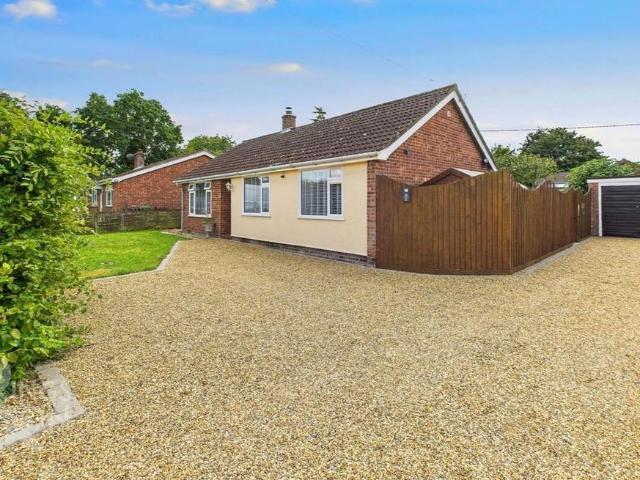 3 bedroom detached bungalow for sale