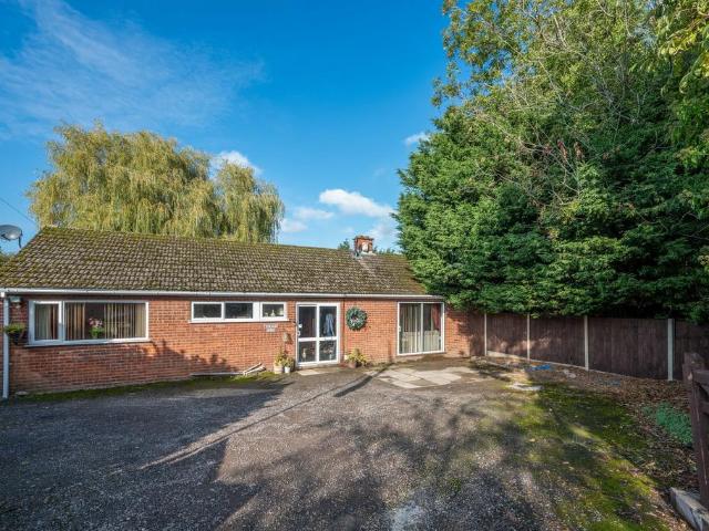 3 bedroom detached bungalow for sale