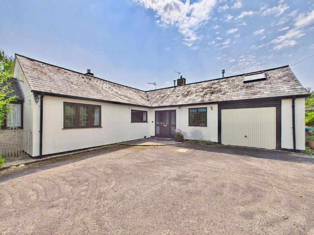 3 bedroom detached bungalow for sale