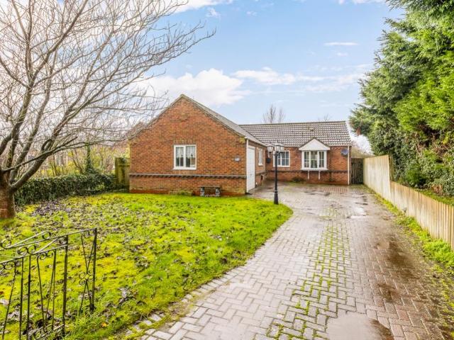 3 bedroom detached bungalow for sale