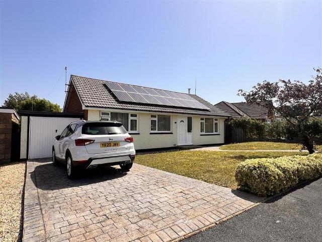 3 bedroom detached bungalow for sale