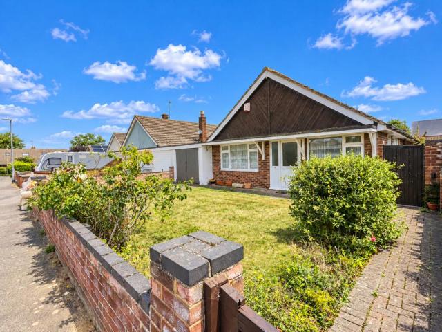 3 bedroom detached bungalow for sale
