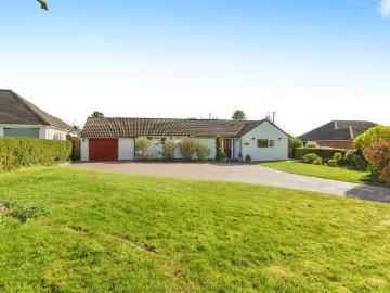 3 bedroom detached bungalow for sale