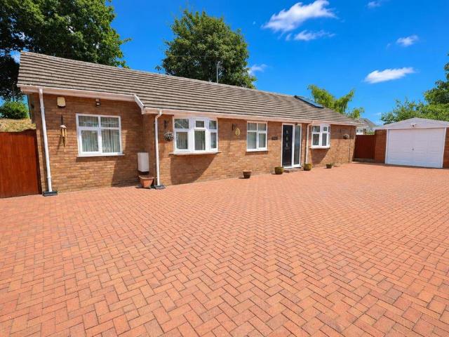 3 bedroom detached bungalow for sale