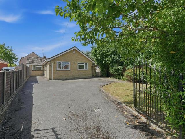 3 bedroom detached bungalow for sale