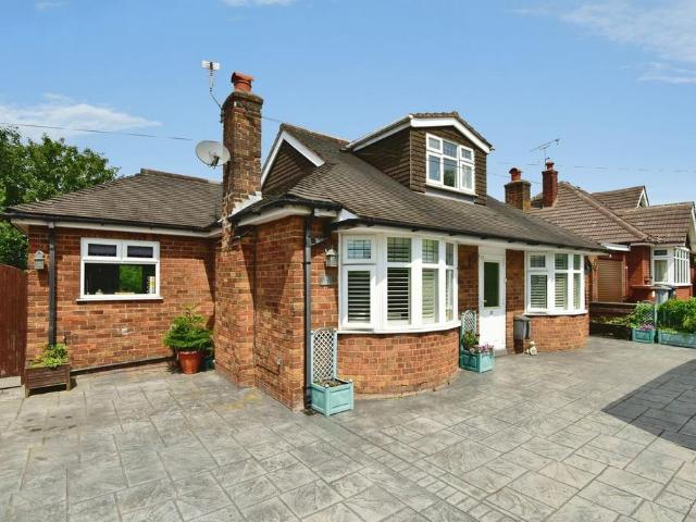 3 bedroom detached bungalow for sale