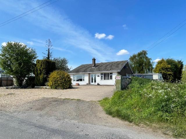 3 bedroom detached bungalow for sale