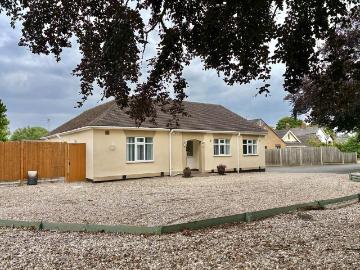 3 bedroom detached bungalow for sale