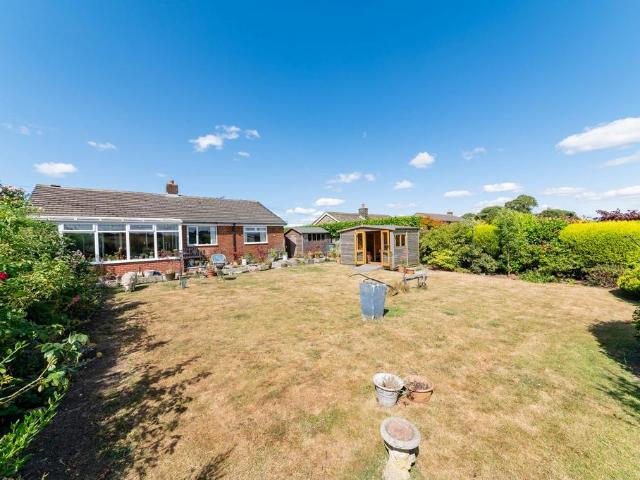 3 bedroom detached bungalow for sale
