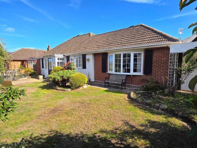 3 bedroom detached bungalow for sale