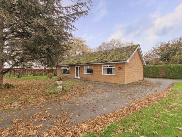3 bedroom detached bungalow for sale