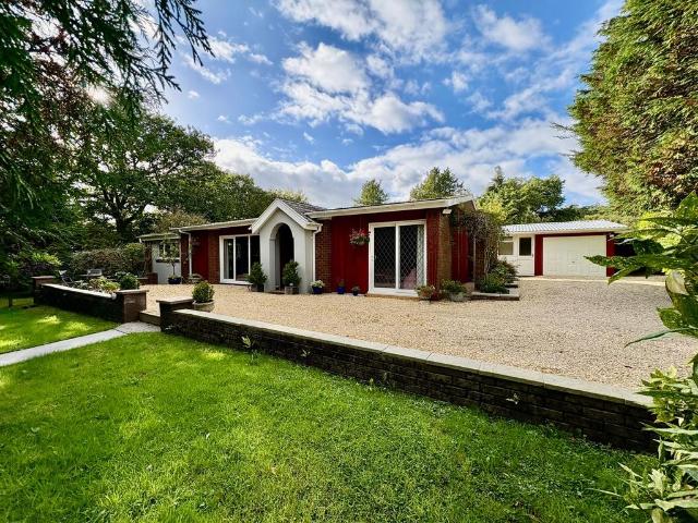 3 bedroom detached bungalow for sale