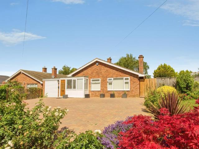 3 bedroom detached bungalow for sale