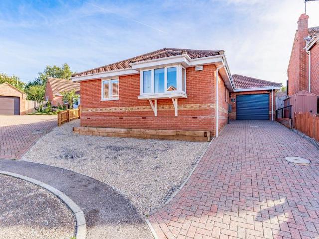 3 bedroom detached bungalow for sale