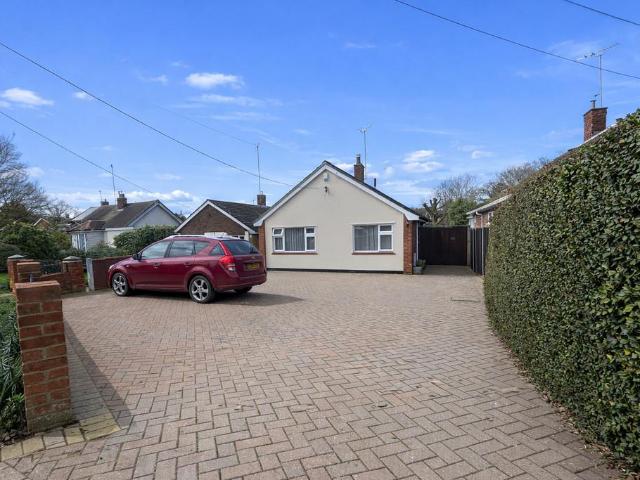 3 bedroom detached bungalow for sale