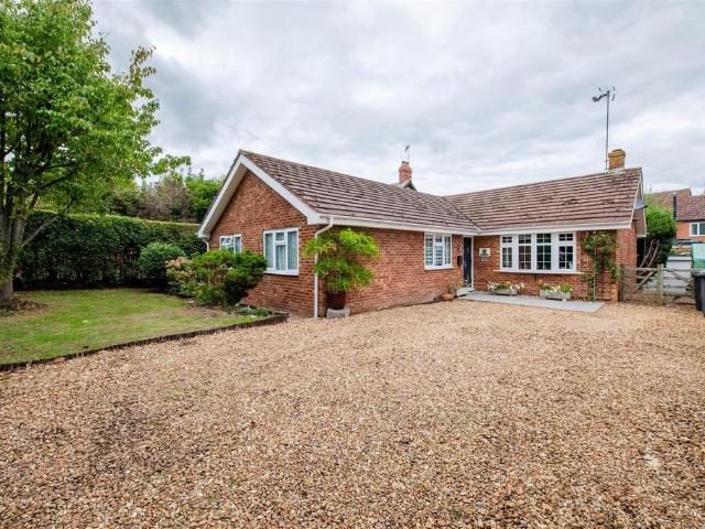 3 bedroom detached bungalow for sale