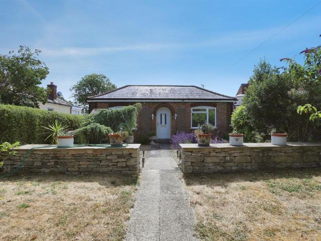 3 bedroom detached bungalow for sale
