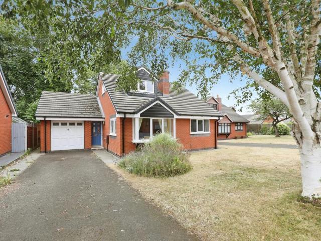 3 bedroom detached bungalow for sale