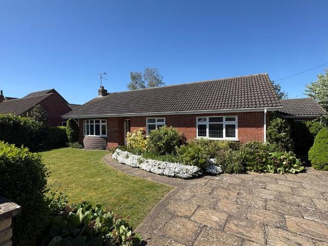 3 bedroom detached bungalow for sale